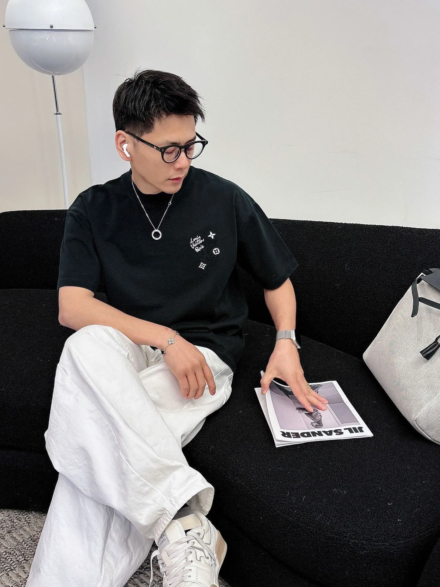 Louis Vuitton/ logo